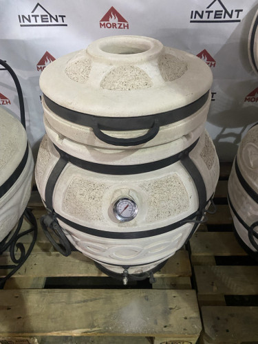 Тандыр Сармат Есаул с термометром во Владивостоке